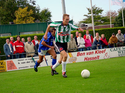 Match winnaarBerry Halfwerk aan de bal (Foto Helmich Lubberts)